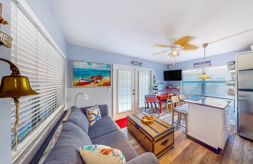 Redington Beach Condo | 40 m² Condo ∙ 1 bedroom ∙ 4 guests