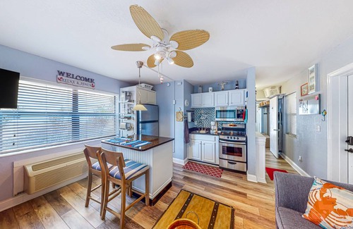 Redington Beach Condo | 40 m² Condo ∙ 1 bedroom ∙ 4 guests