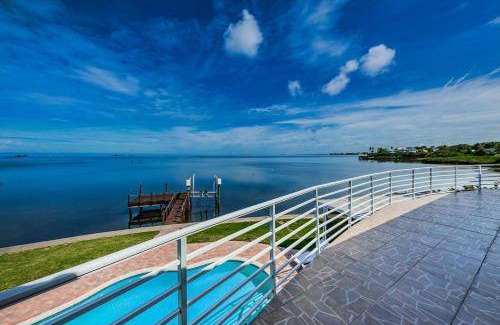 Crystal Beach House | 418 m² House ∙ 5 bedrooms ∙ 12 guests