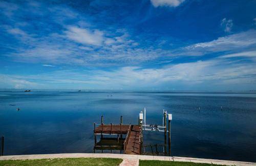 Crystal Beach House | 418 m² House ∙ 5 bedrooms ∙ 12 guests