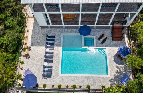 Gulf Pines House | 418 m² House ∙ 8 bedrooms ∙ 28 guests