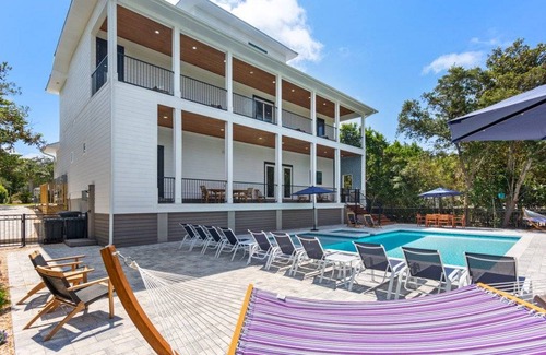 Gulf Pines House | 418 m² House ∙ 8 bedrooms ∙ 28 guests