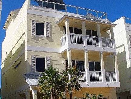 North Beach Villa | 418 m² Villa ∙ 4 bedrooms ∙ 8 guests
