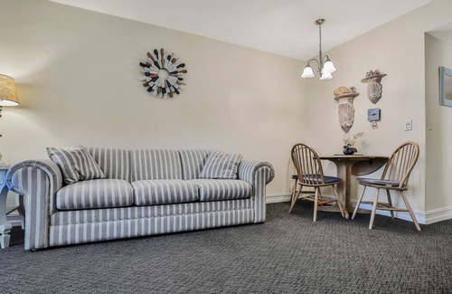 Indialantic By The Sea Condo | 42 m² Condo ∙ 1 bedroom ∙ 4 guests
