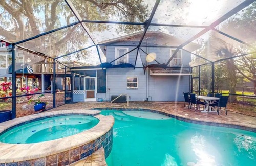 Plant City House | 426 m² House ∙ 8 bedrooms ∙ 22 guests