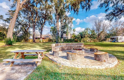 Plant City House | 426 m² House ∙ 8 bedrooms ∙ 22 guests