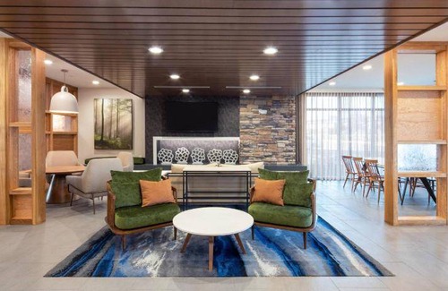 Northwest Pensacola Hotel | 43 m² Hotel ∙ 127 guests