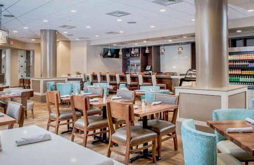 West Palm Beach Hotel | 45 m² Hotel ∙ 3 bedrooms ∙ 127 guests
