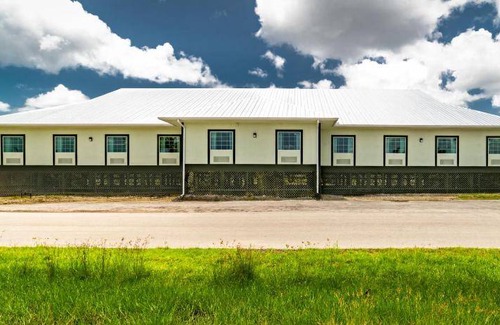 Everglades City Hotel | 46 m² Hotel ∙ 9 guests