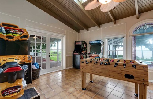 Bradenton House | 465 m² House ∙ 8 bedrooms ∙ 19 guests