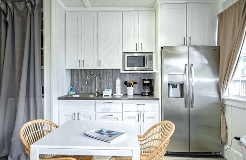 South Seminole Heights Cottage | 47 m² Cabin ∙ 1 bedroom ∙ 4 guests