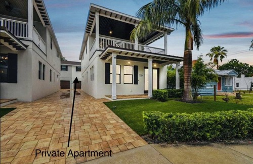 Gillespie Park House | 474 m² House ∙ 8 bedrooms ∙ 20 guests