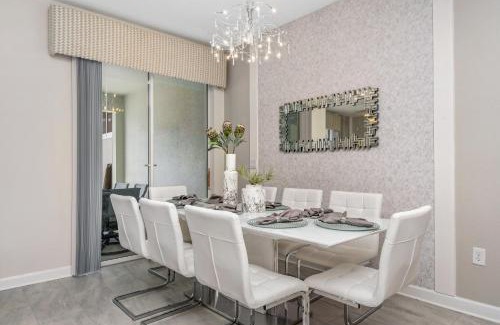 Groveland House | 4817CO TOWNHOUSE 4 BEDROOMS & 3 BATHROOMS + POOL