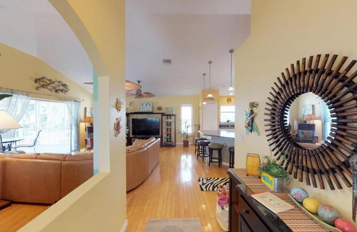 Mid Island House | 4851 Estero