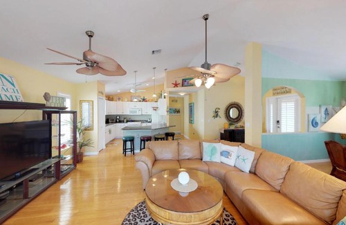 Mid Island House | 4851 Estero