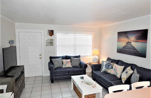Independence Square Cottage | 49 m² Cabin ∙ 1 bedroom ∙ 4 guests