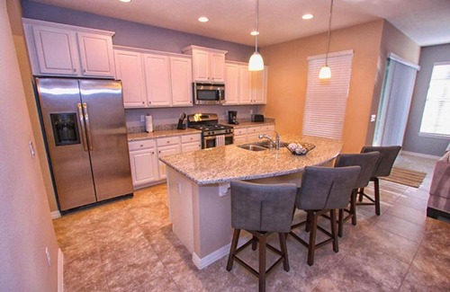 Trafalgar Village House | 4970 Trafalgar Village