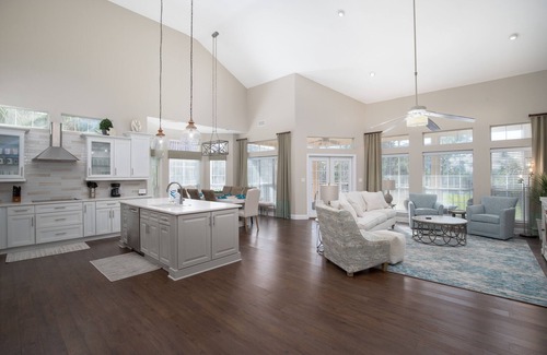 Sandestin Condo | 4BR Beach Villa w/6-Seater GOLF CART! Near Beach, Pool, Tram, Screened Porch