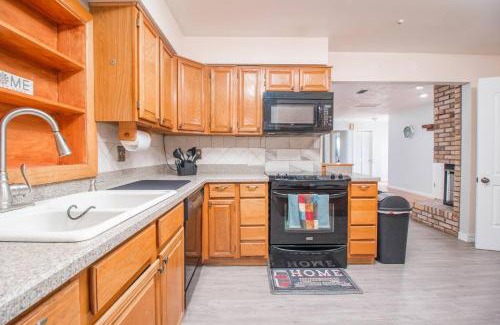 Dover Shores East House | 4br Orlando Home Pets Family Comfort & Deals