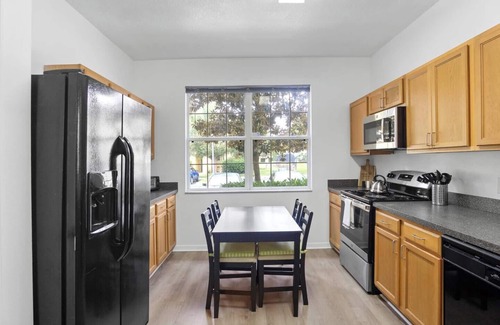 Crestwynd Bay House | 4BR Orlando Retreat | Pool Access + Disney Close