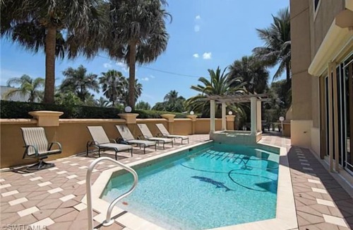 Naples Park House | 5 Bedroom Home, Easy Walk To The Beach, Very Private Pool Setting