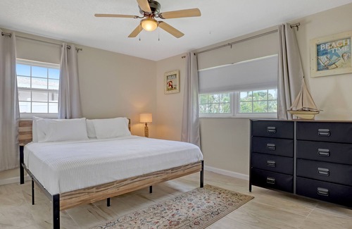 Sea Park Homes House | 5 minute walk to beach entrance, Pet friendly 3bed/2bath pool home & media room