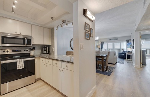 Madeira Beach Condo | 502 Villa Madeira 3 bedroom, 2 bathroom serene Gulf front condo exceptional views