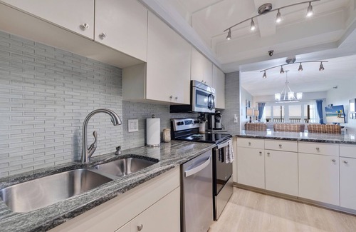 Madeira Beach Condo | 502 Villa Madeira 3 bedroom, 2 bathroom serene Gulf front condo exceptional views