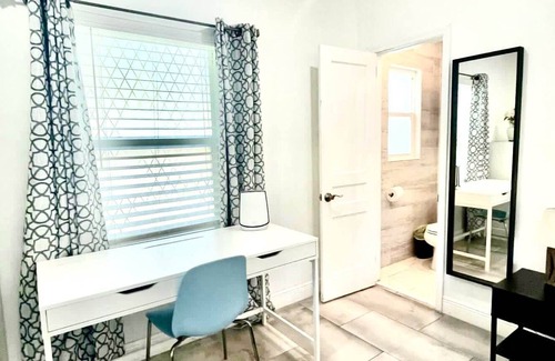 Victoria Park Apartment | 628B FLL Studio- 1.5 mi to Beach & Las Olas Blvd