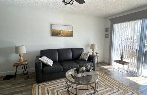 Edgewood Condo | 65 m² Condo ∙ 1 bedroom ∙ 3 guests