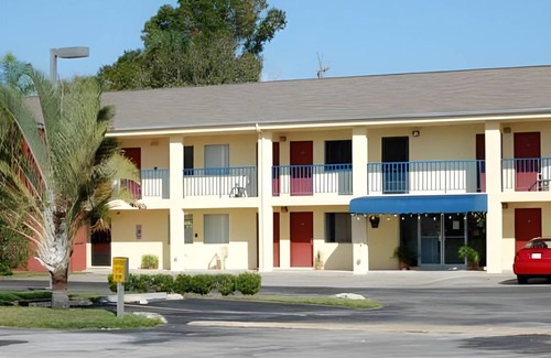 Taylor Creek Hotel | 66 m² Motel ∙ 6 guests