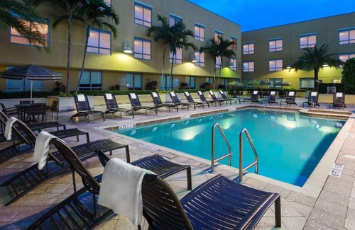 Pineapple Grove Arts District Hotel | 67 m² Hotel ∙ 127 guests