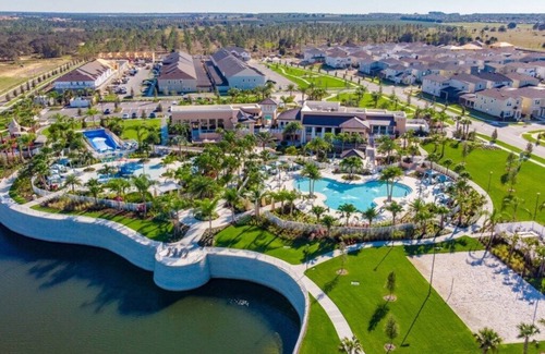 Florida Central Atlantic Coast House | 7 Bedrooms / 6 Bathrooms / Solara (9158SC)