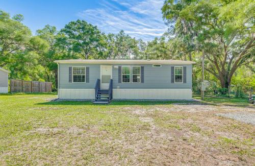 Citrus Springs House | 7 Mi to Crystal River Home with Yard and Fire Pit!
