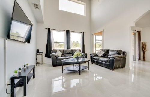 Crystal Cove House | 7 Mi to Disney Gated Resort Home with Pool Access!