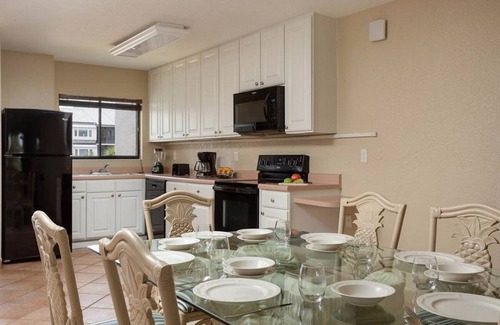 West Kissimmee Resort | 7 Nts Holiday 2023 Dec23-30 2BD/2BA two mins to Disney World comfortable resort
