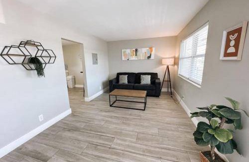 Poinciana Park Apartment | 74 m² Apartment ∙ 2 bedrooms ∙ 6 guests