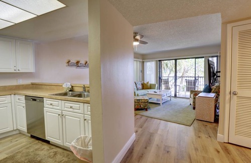 Sunset Beach Condo | 74 m² Condo ∙ 1 bedroom ∙ 2 guests