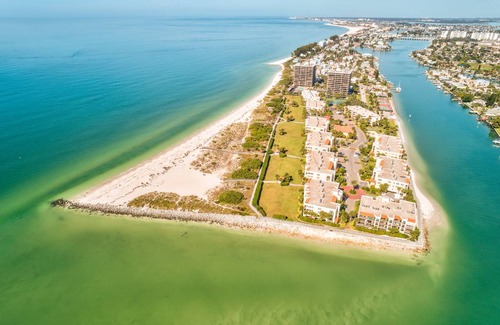 Sunset Beach Condo | 74 m² Condo ∙ 1 bedroom ∙ 2 guests