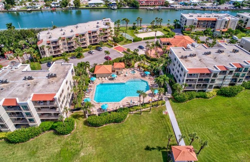 Sunset Beach Condo | 74 m² Condo ∙ 1 bedroom ∙ 2 guests