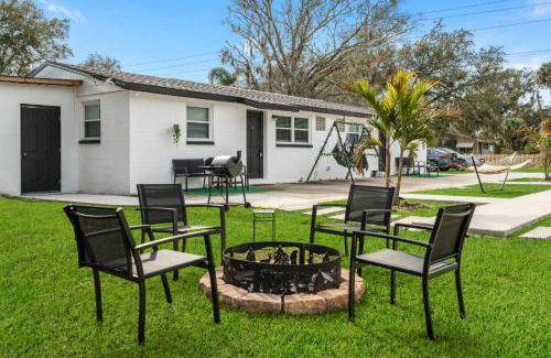 Plant City House | 74 m² House ∙ 2 bedrooms ∙ 4 guests