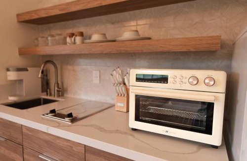 Fort Pierce Shores Hotel | #8 Queen Size Bedroom Near the Beach Pet Friendly