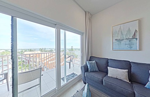 Madeira Beach Condo | 80 m² Condo ∙ 3 bedrooms ∙ 8 guests