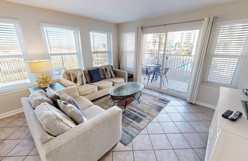 Holiday Isle Condo | 84 m² Condo ∙ 2 bedrooms ∙ 6 guests