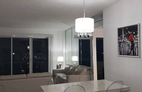 Surfside Condo | 84 m² Condo ∙ 4 guests