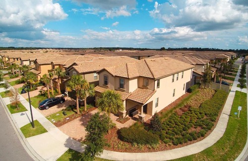 Four Corners Villa | 8956 Rhodes Street