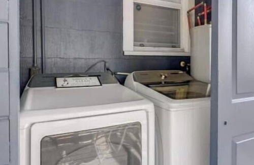 Southbank House | 917- Stylish, Pets OK, San Marco Near Hospitals
