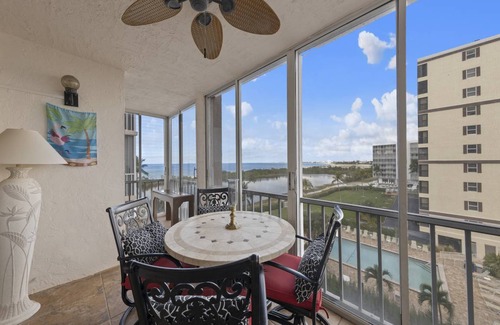South Island Condo | 93 m² Condo ∙ 1 bedroom ∙ 2 guests