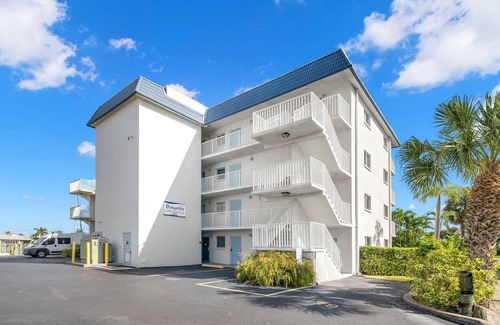 Clearwater Beach Apartment | 9300BAYSIDE19NICO - Bayside 19