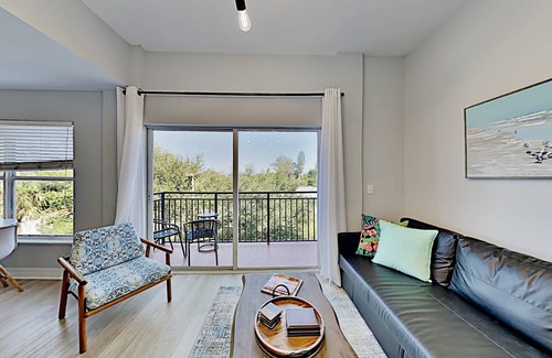 Madeira Beach Condo | 95 m² Condo ∙ 2 bedrooms ∙ 6 guests
